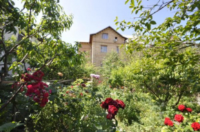 Guest House on Privetlivaya Street